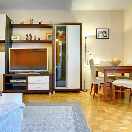 Nino 4+2 With Balcony Apartment Pula