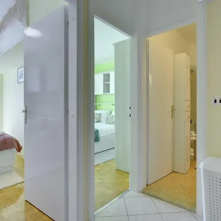 Nino 4+2 With Balcony Lägenhet *