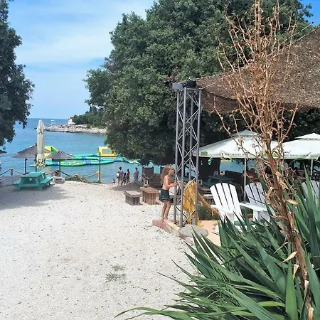 Nino 4+2 With Balcony * Pula