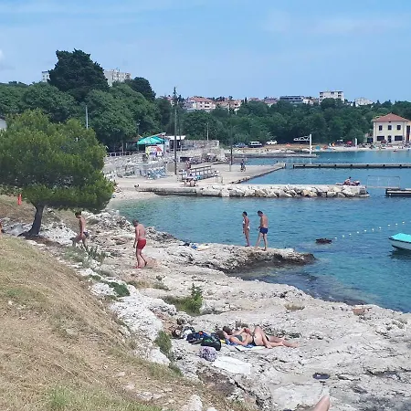 Apartment Nino 4+2 With Balcony Pula