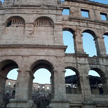 Nino 4+2 With Balcony * Pula